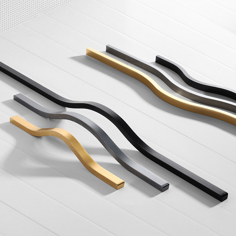 Curved Spring Bar - Elektroliz Fırçalanmış Altın Dolap Kolları -